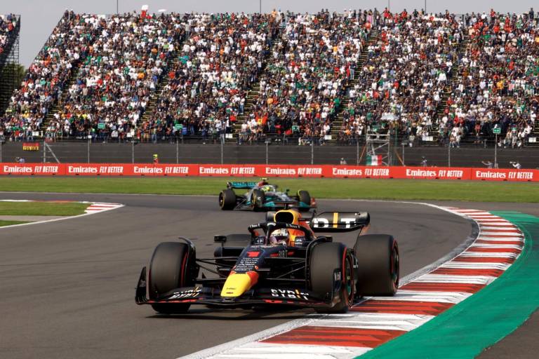 Checo Pérez sube al podio en el Gran Premio de México; Max Verstappen gana
