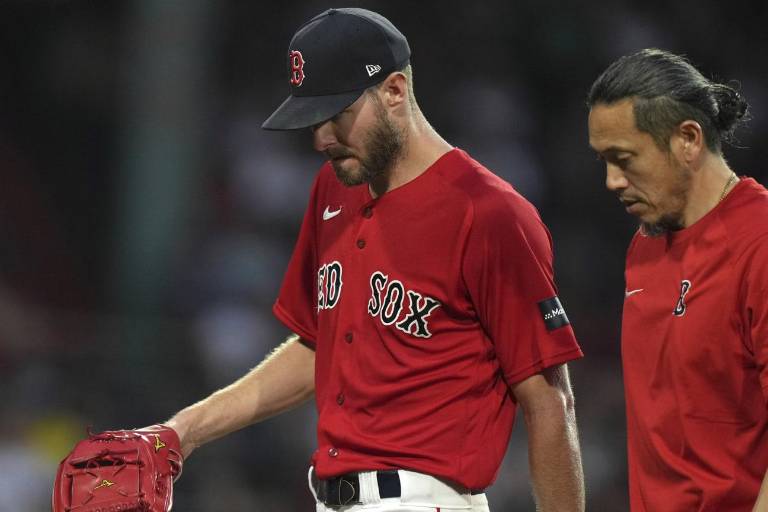 Chris Sale no necesita cirugía, pero estará fuera al menos hasta agosto