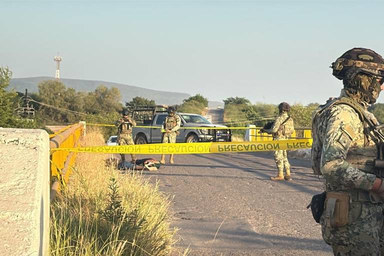 Arrojan y asesinan a dos hombres sobre el puente del Piggy Back, en Culiacán