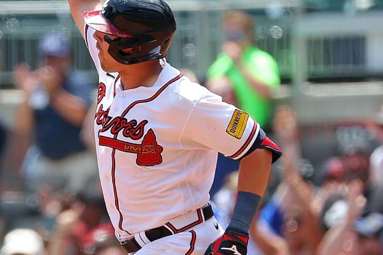 Bravos se desquitan con cuatro HR para imponerse a D-backs