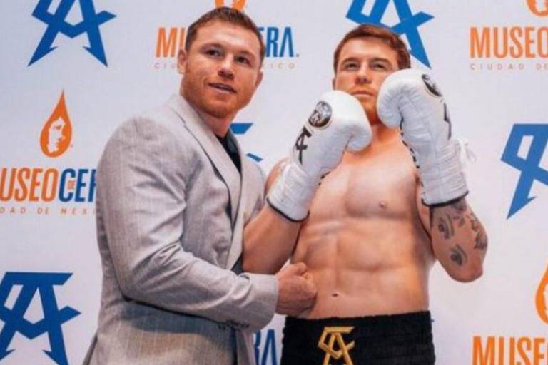 Canelo devela su figura de cera en la CDMX