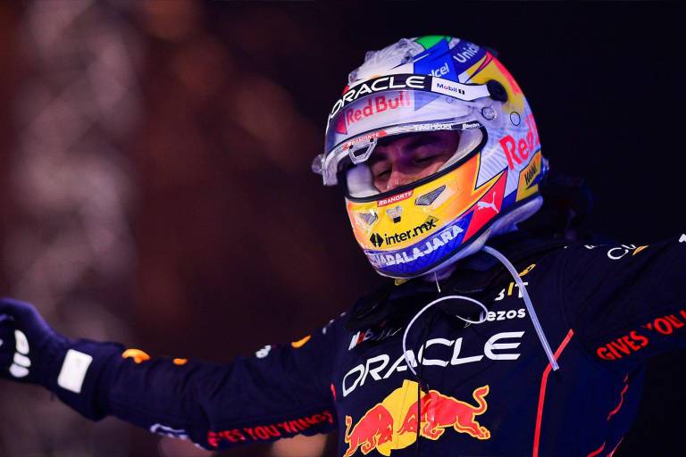 ‘Checo’ Pérez recibe elogios de prensa internacional tras triunfo en el GP de Singapur