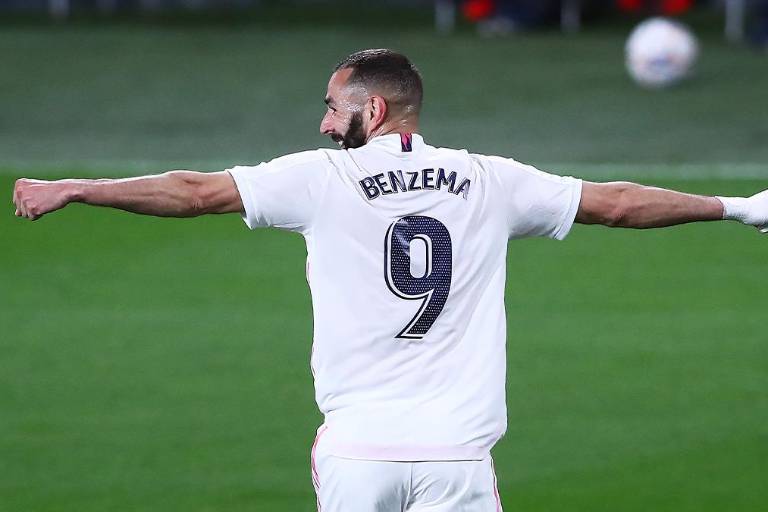 Benzema destroza al Cádiz y Real Madrid golea 3-0
