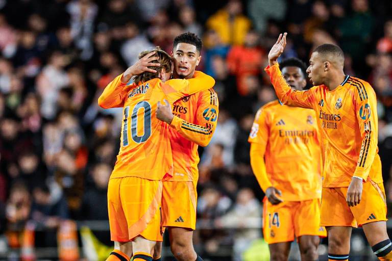 Real Madrid remonta ante el Valencia y se coloca líder de LaLiga española