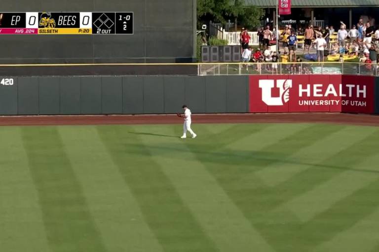 Mike Trout fuera por el resto de la temporada con otro desgarro en la rodilla