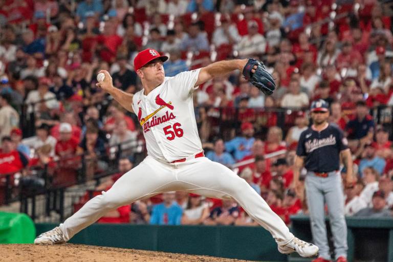 Giovanny Gallegos es designado para asignación por Cardenales antes de la Fecha Límite