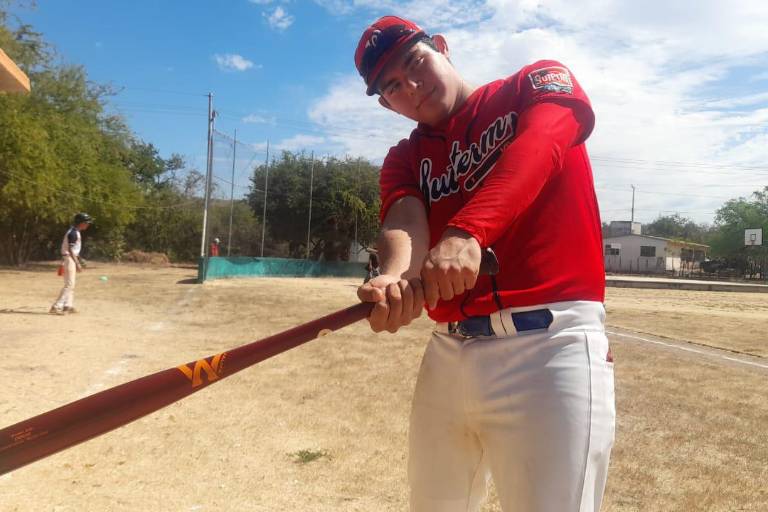 Andrés Garzón conecta dos jonrones con casa llena