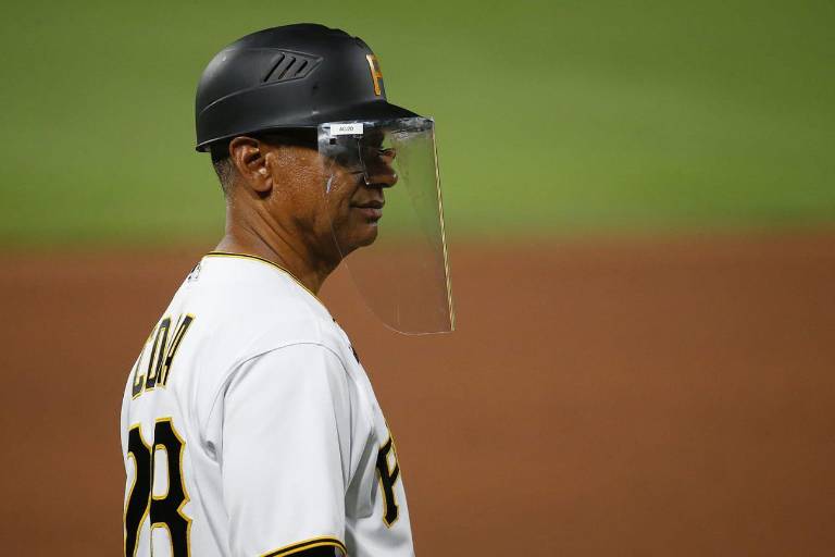 Joey Cora, en la mira de Mets para coach de tercera base