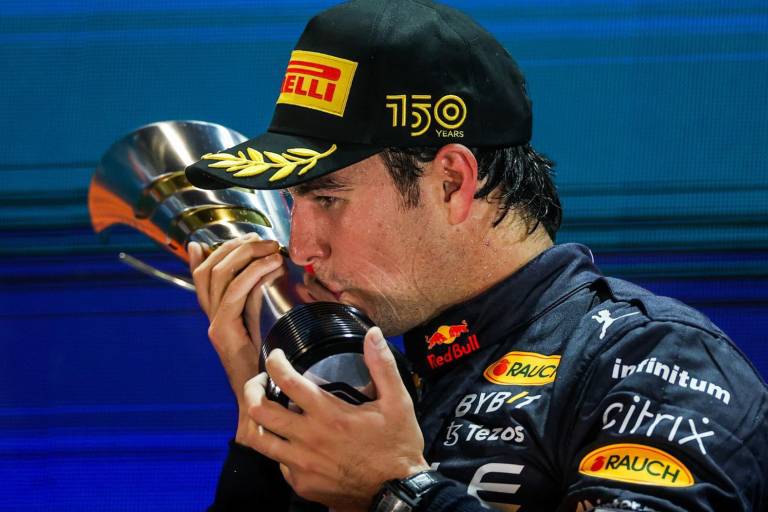 ‘Checo’ Pérez se lleva el triunfo en el Gran Premio de Singapur tras dominar toda la carrera