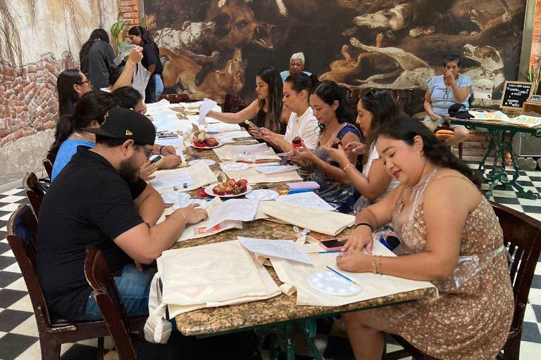 Acuden mazatlecos a evento ‘Pinta con causa’ de Invisibles, en apoyo a animales sin hogar