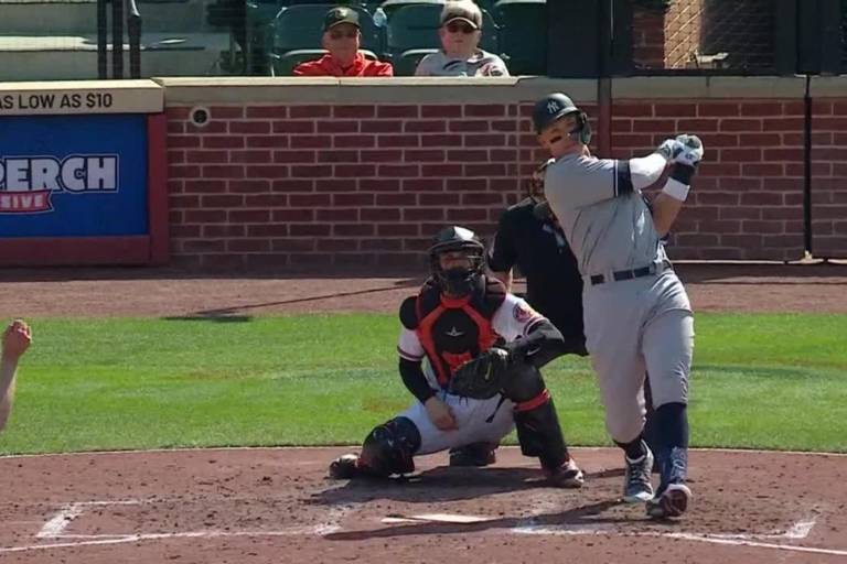 Judge pega dos jonrones y Yanquis ganan su tercera serie