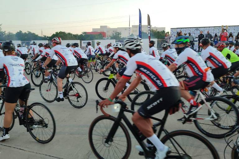 Multitudinaria participación en la edición 11 del Ciclotour Mazatlán