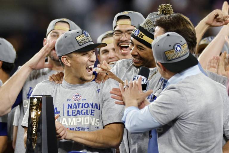 Edman renueva contrato por cinco años con los Dodgers