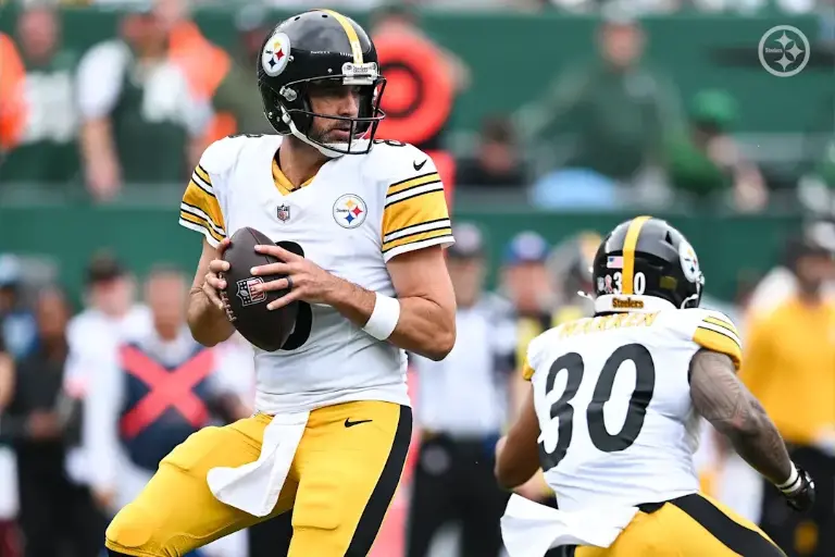 Aaron Rodgers brilla ante su ex equipo y da triunfo agónico a Steelers sobre Jets