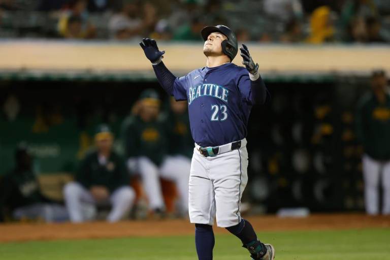 Luis Urías la bota en paliza de Marineros a Atléticos