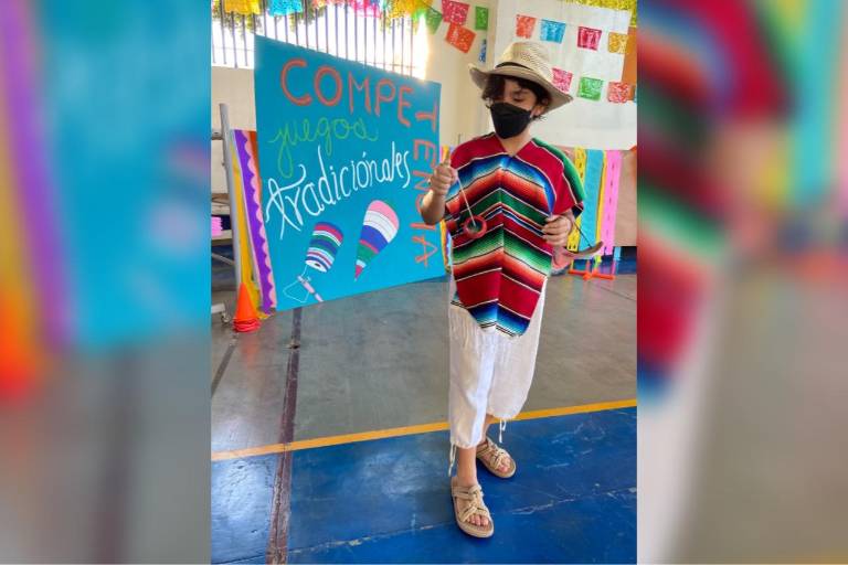 Conviven en la fiesta mexicana