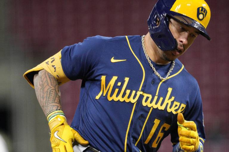 Wong pasa de Milwaukee a Seattle por Winker y Toro