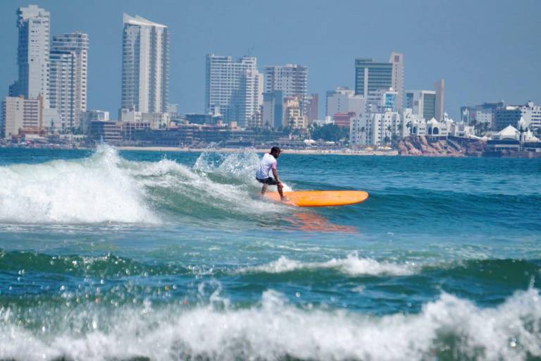 Arranca el Mexi Log Fest Mazatlán, en Playa Pinitos