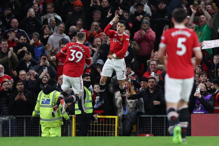 Cristiano Ronaldo brilla ante el Burnley y el Manchester United sube al sexto puesto