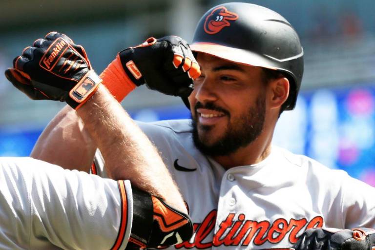 Orioles salen airosos en Filadelfia y se alejan más de Rays