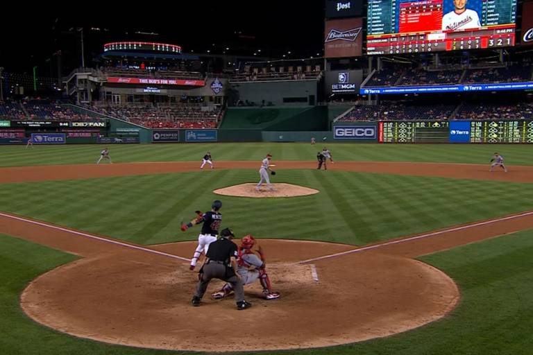 Joey Meneses remolca carrera, pero no puede evitar derrota de Nacionales