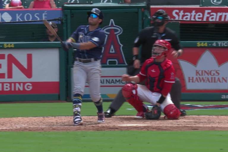 Jonathan Aranda pega su primer HR de la campaña