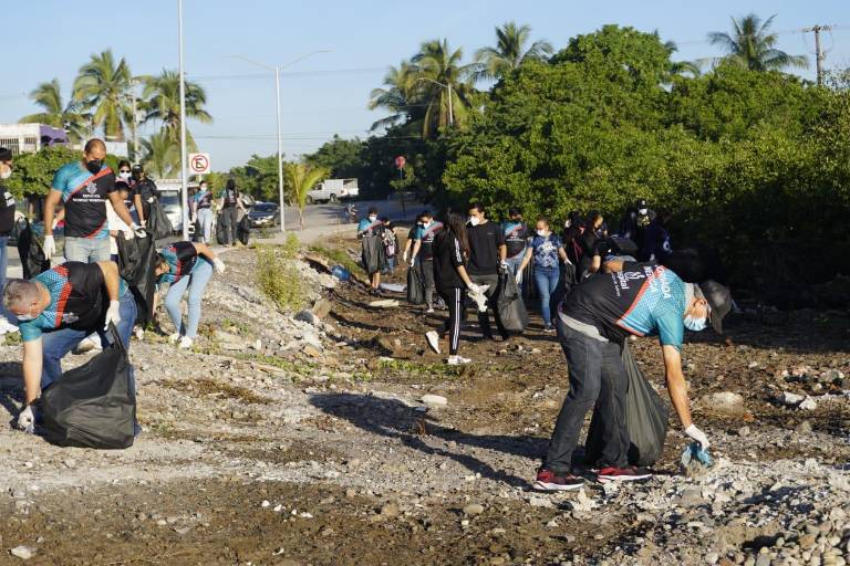 Trabajadores del Hospital Municipal de Mazatlán promueven cuidado de la salud y del medio ambiente