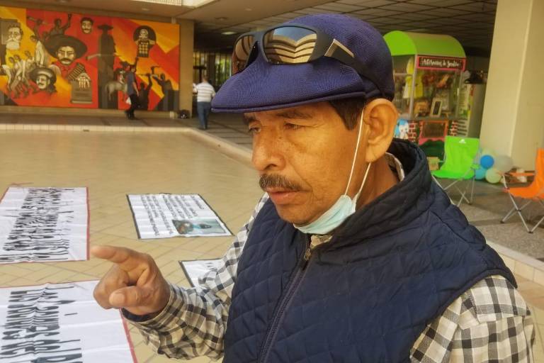 Por tercer día consecutivo maestros de la UAS mantienen plantón en Palacio de Gobierno