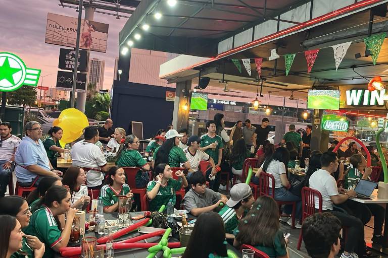 Festeja la afición sinaloense tercer triunfo de la selección mexicana