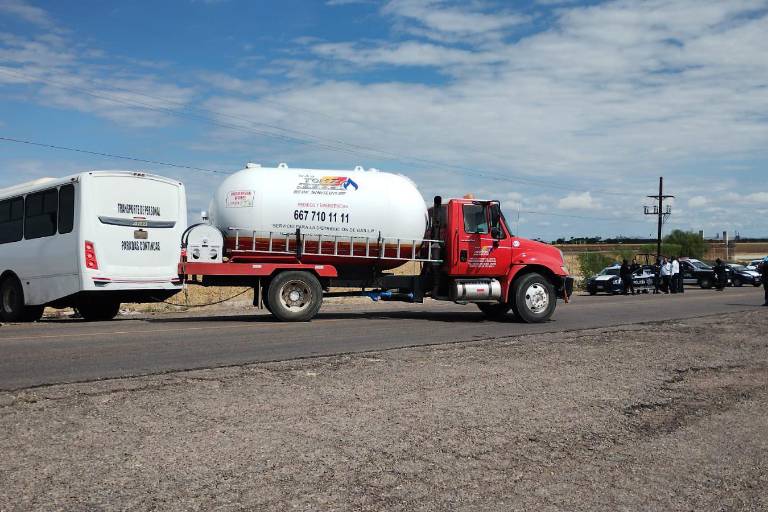 Retiran vehículos que usaron grupos armados para bloquear entrada a La Palma