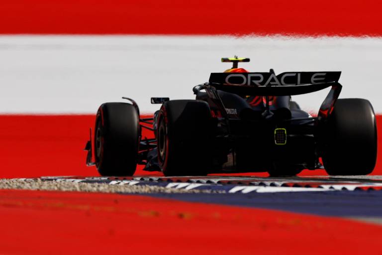Checo no levanta y arrancará octavo en Austria ante un Verstappen que arrasa con la pole