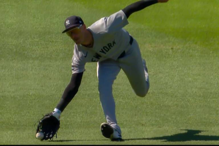 Gran jugada de Bellinger es clave para que Yanquis paren mala racha
