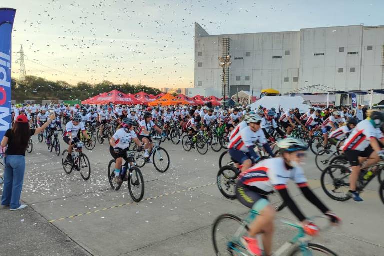Multitudinaria participación en la edición 11 del Ciclotour Mazatlán