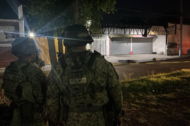 Security forces at the beer store in Culiacán's Las Estancias sector where an armed attack left one dead and one wounded, September 5, 2026