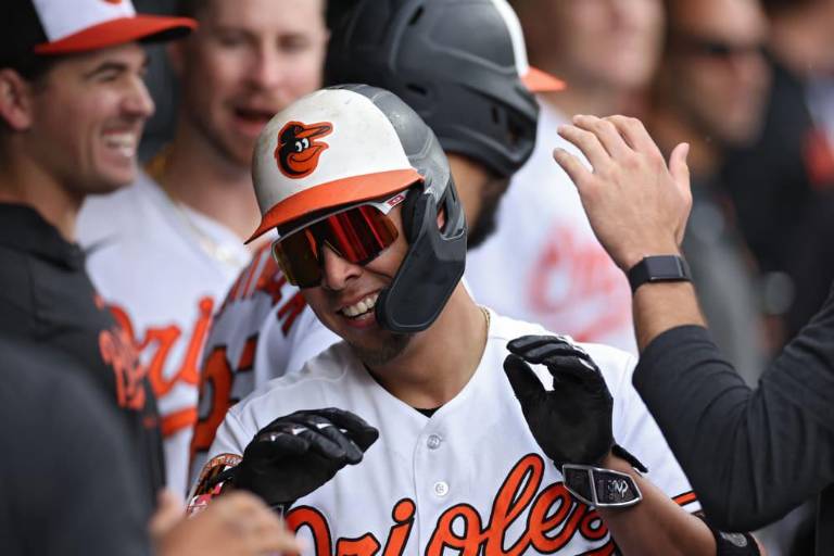 Urías se va de 4-4 para elevar a los Orioles sobre los Medias Rojas