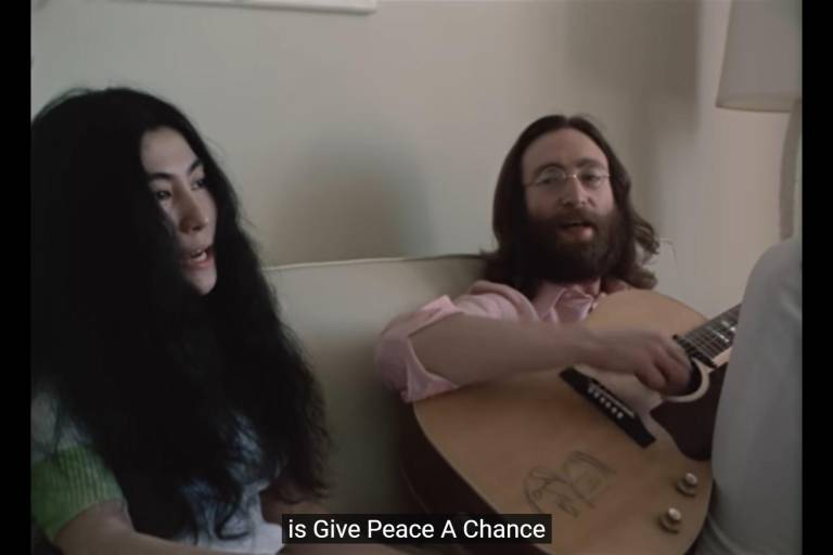 Dan a conocer video de John Lennon ensayando Give Peace a Chance