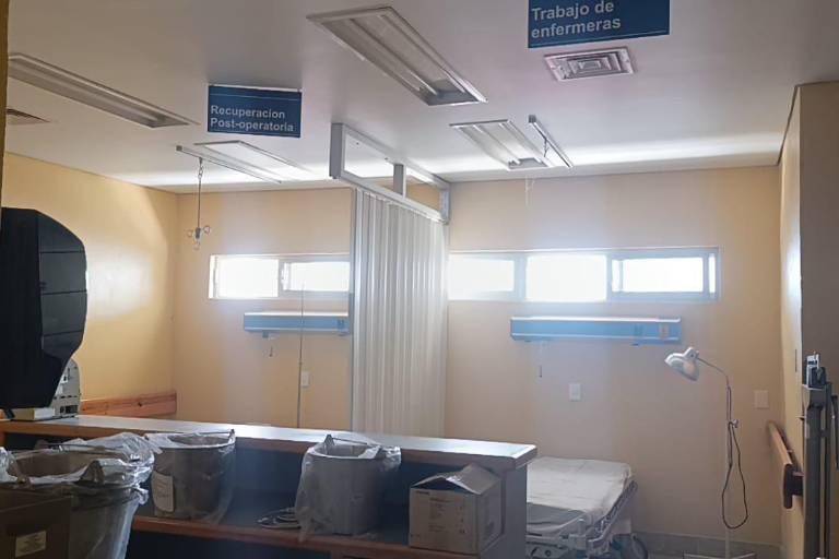 En unidad médica del ISSSTE Escuinapa aún están sin usar equipos de quirófano y aires acondicionados