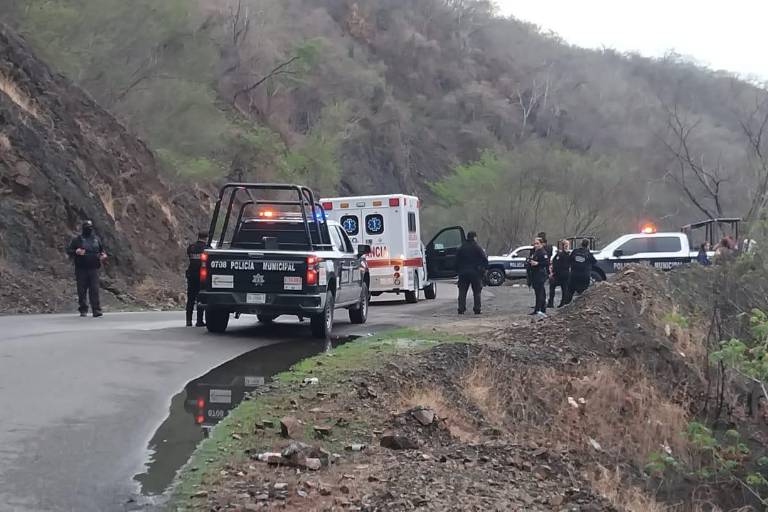 Atacan a balazos ambulancia mientras trasladaba a un herido desde Durango a Culiacán