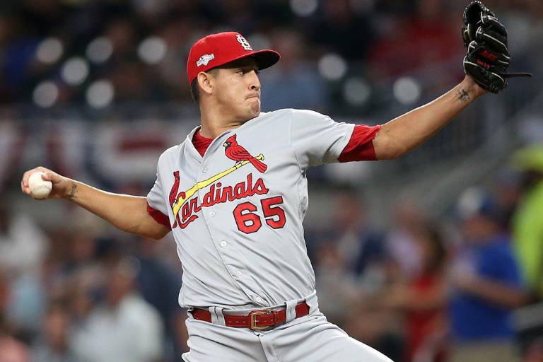 Giovanny Gallegos preserva el triunfo de los Cardenales