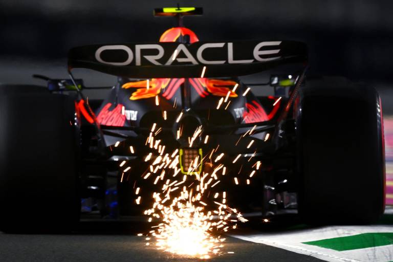 Checo Pérez gana la pole para Gran Premio de Arabia Saudita