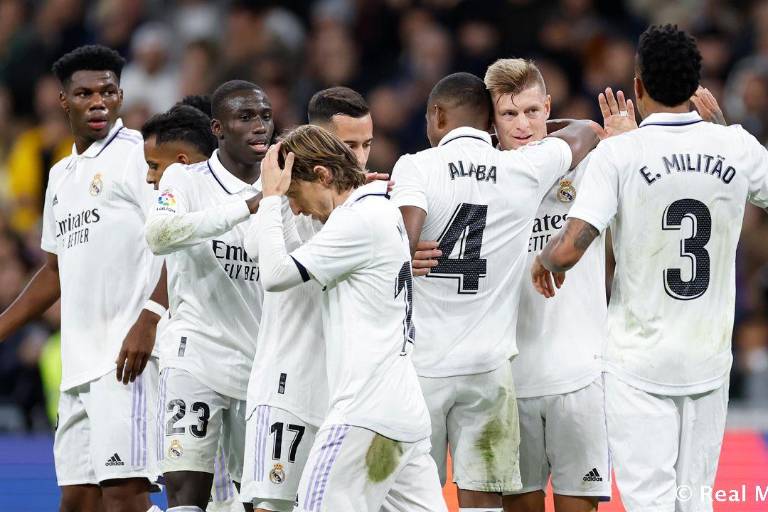 Real Madrid cumple y derrota 2-1 al Cádiz