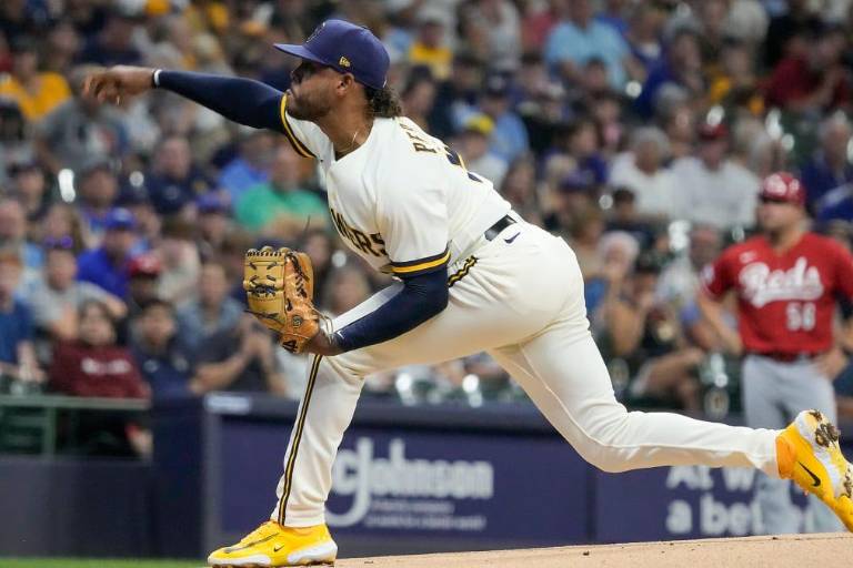 Joya de Peralta guía a Cerveceros a llevarse serie contra Rojos