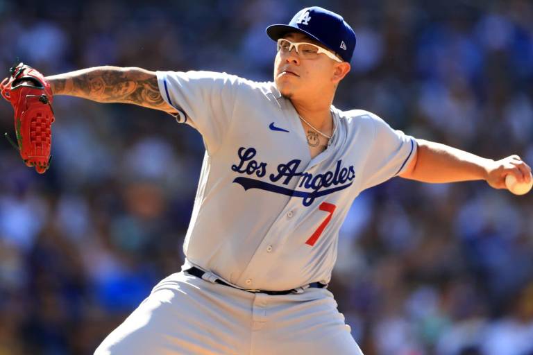 Dodgers inhabilitan a Julio César Urías por una distensión en la corva