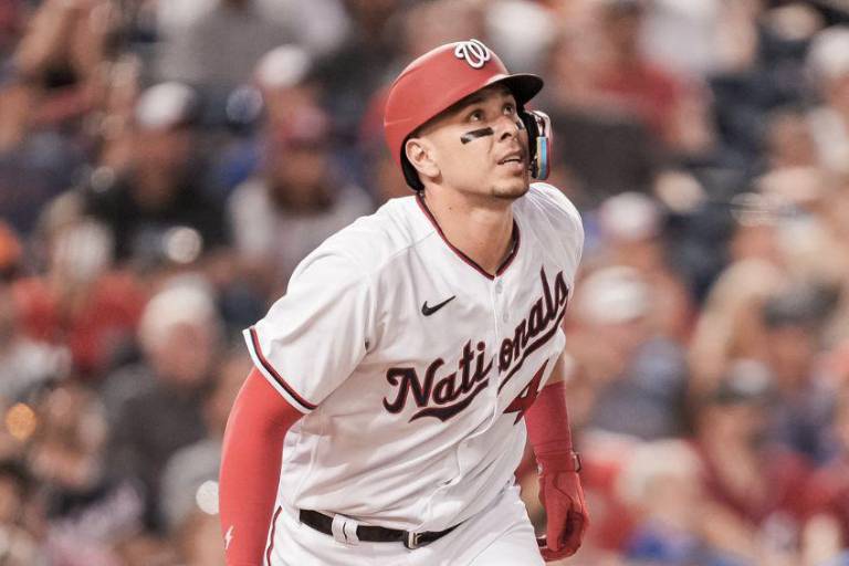 Joey Meneses ‘explota’ a la ofensiva con su jonrón 13 para remolcar cuatro carreras