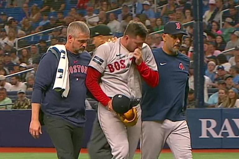 Medias Rojas inhabilitan a Zack Kelly por inflamación en el codo