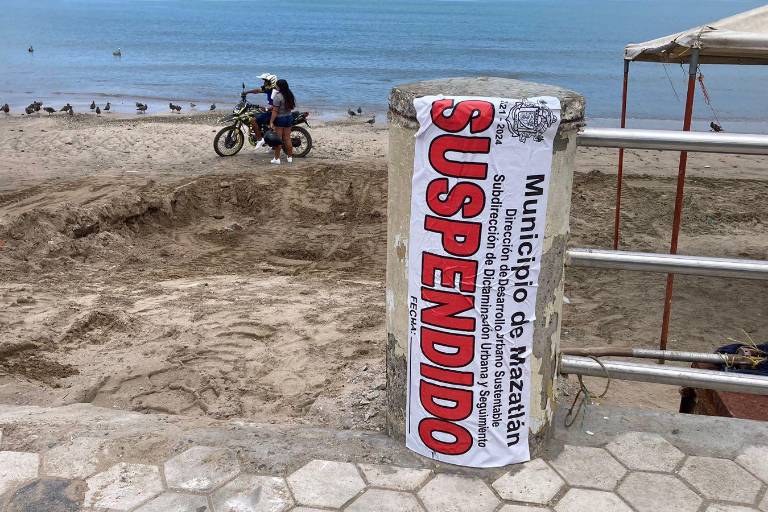 Pescadores intentan reconstruir rampa con su dinero, pero Municipio se las clausura