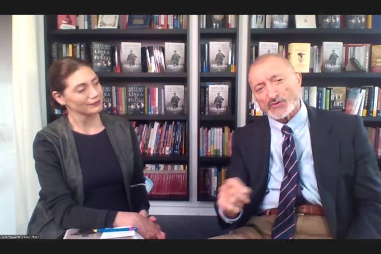 ‘Yo no quiero mejorar el mundo, quiero contar historias buenas’, señala Arturo Pérez-Reverte