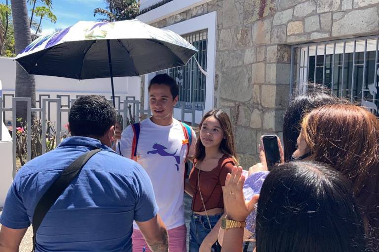 Graban serie en la Casa del Marino en Mazatlán con estrictas medidas de seguridad