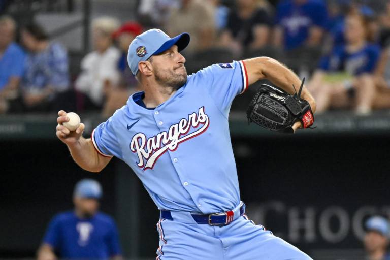 Scherzer empata a Maddux en listado de ponches en su debut del 2024
