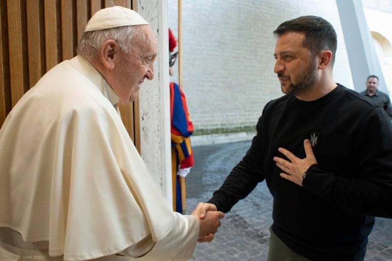 Papa Francisco recibe a Zelensky en El Vaticano